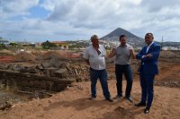 El Ayuntamiento comienza la obra de urbanizaci&oacute;n previa a la construcci&oacute;n de las viviendas sociales de El Roque