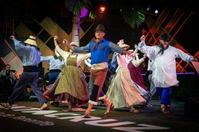 &lsquo;Voces de la Tradici&oacute;n&rsquo; re&uacute;ne en La Palma m&uacute;sica y danza por el Mes de Canarias
