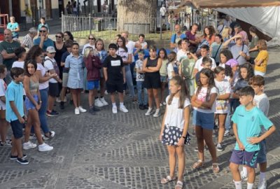 Los niños y niñas Decimistas ensayan en Teror para la Romería-Ofrenda del Pino