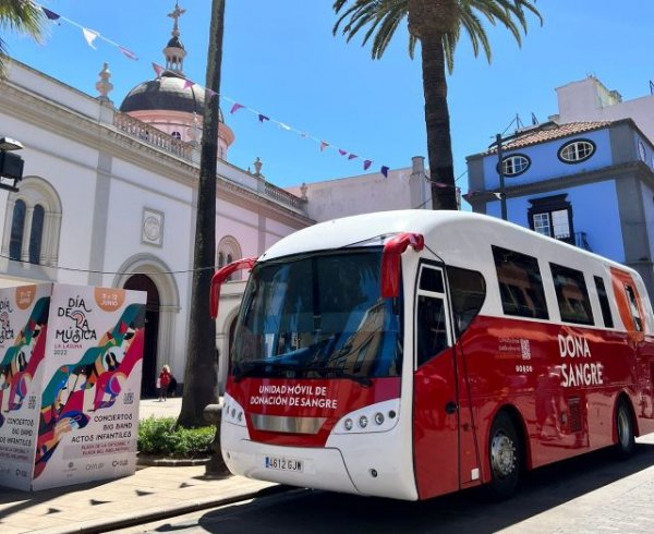 La unidad móvil del ICHH vuelve a la plaza de la Catedral de La Laguna