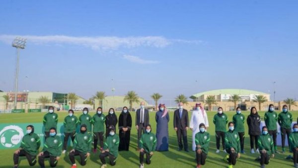 Arranca la liga femenina saudí pero con público invitado y sin prensa