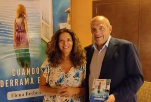 La escritora Elena Bethencourt presenta su nuevo libro en el hotel Barceló Tenerife