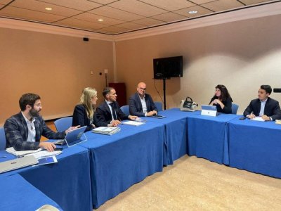 Mariano Zapata actualiza con Sara Aagesen la situaci&oacute;n y los avances en materia energ&eacute;tica realizados en Canarias