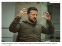 Art&iacute;culo de opini&oacute;n: 'La &uacute;ltima entrevista de Zelensky con Associated Press sugiere que se est&aacute; recuperando un poco de la sobriedad'