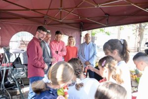 El Gobierno de Canarias reparte m&aacute;s de 182.000 kilos de frutas y hortalizas en los colegios