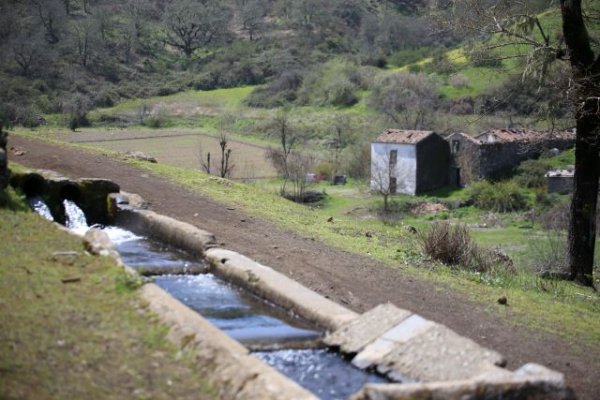 Senderismo por la Ruta del Agua de Valleseco