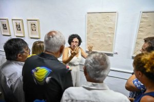 La artista de Agaete, Priscila Valencia, celebrará una visita guiada a su exposición ‘Estampas, una aproximación a la huella gráfica’