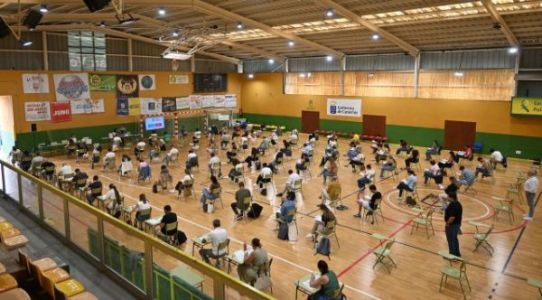 Gáldar: Cerca de 90 aspirantes para 4 nuevos Técnicos de Administración General del Ayuntamiento se examinan en el Juan Vega Mateos