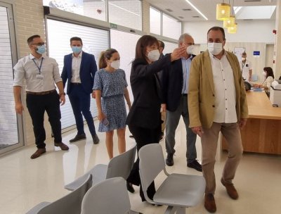 Blas Trujillo visita el nuevo Consultorio Local de Playa de Mog&aacute;n