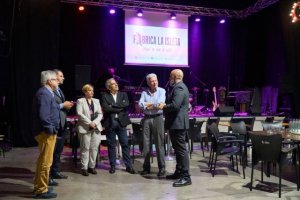Rom&aacute;n Rodr&iacute;guez respalda la iniciativa cultural de F&aacute;brica La Isleta