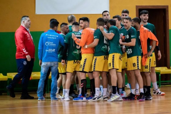 Balonmano: El Km13 Gáldar se atasca ante Bueu (33-30) (Vídeo del partido)