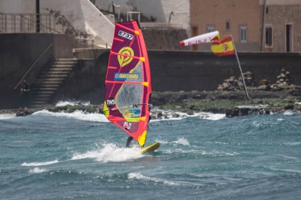 Windsurf: Las riders canarias se hacen con Pozo Izquierdo