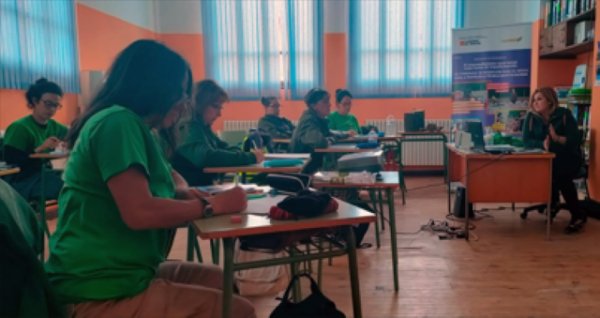 FADEMUR enseña la técnica de growth hacking a más de 120 mujeres rurales