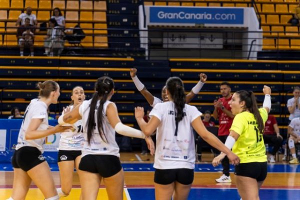 Voleibol femenino: El CV Sayre CC La Ballena brilla en Lugo y se lleva tres puntos clave