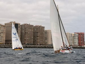 Vela Latina Canaria: El Portuarios Puertos de Las Palmas refuerza su liderato del Campeonato Aguas de Teror en una jornada marcada por las remontadas y la igualdad