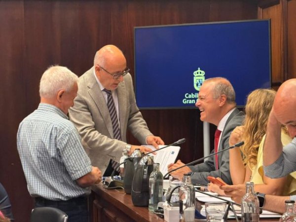 El Cabildo destina 1,4 millones a reparar la fachada de la Biblioteca Insular y el muro ca&iacute;do en la Caldera de Bandama