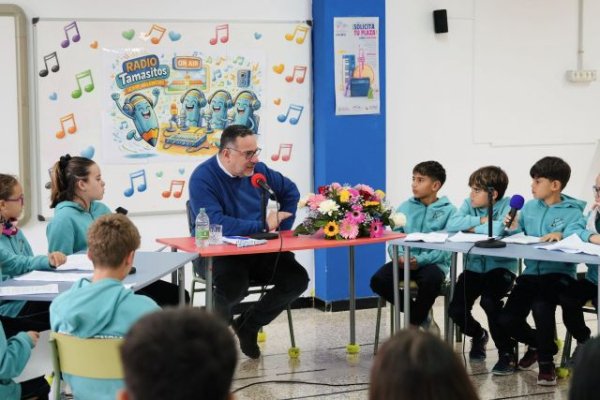 Educaci&oacute;n promueve un proyecto pionero de radios escolares en el que participan m&aacute;s de doscientos docentes