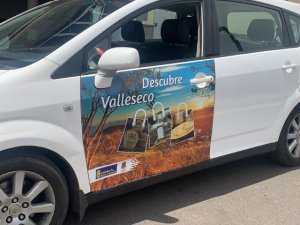 “Descubre Valleseco” campaña promocionar en los taxis del municipio