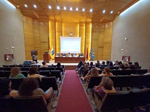 El HUC reúne a más de 70 profesionales en el ‘I Encuentro sobre el cáncer infantil y adolescente’