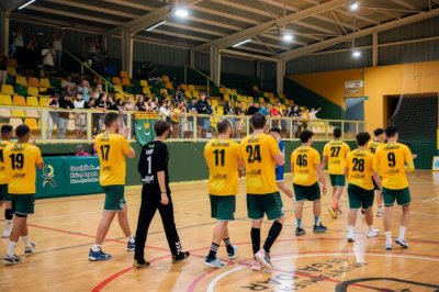 Balonmano: El Gáldar Gran Canaria aprende a sufrir y gana ante Luceros (29-30)