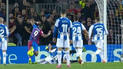 El Barça de Xavi gana su primer partido gracias a un &quot;penaltito&quot;