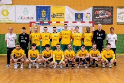 Balonmano: El G&aacute;ldar Gran Canaria tira de oficio para vencer al Tejina (22-19)