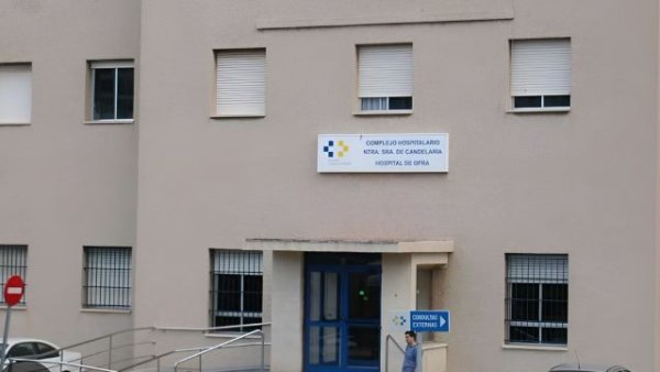El Hospital Universitario La Candelaria incorpora un nuevo ascensor montacamas en el Hospital de Ofra