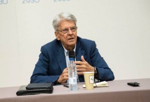 Julio P&eacute;rez subraya el valor de que todos coincidan en la necesidad de buscar una soluci&oacute;n al abuso de temporalidad