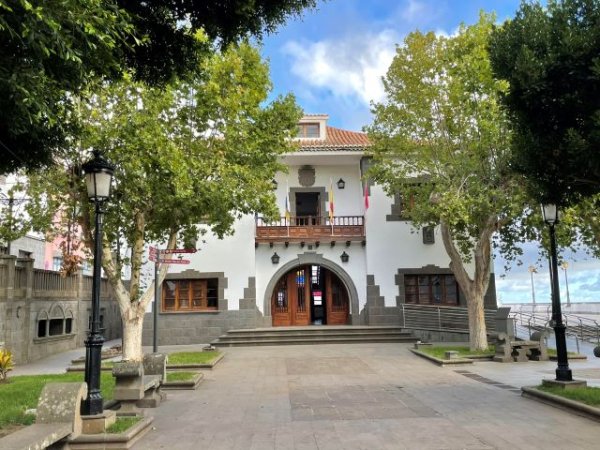 Villa de Firgas: No se permitirá la entrada con cristal (vasos, botellas...) al recinto situado en el aparcamiento municipal durante este fin de semana