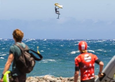 Comienza en Gran Canaria la batalla por los t&iacute;tulos mundiales de Kite y Wingfoil en Big Air