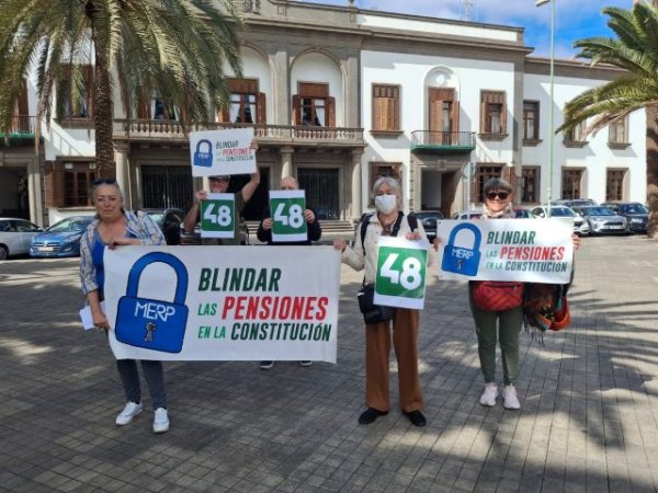 Organizaciones de jóvenes y de pensionistas se movilizan  juntas en Canarias por el blindaje de las pensiones