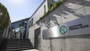 La Federaci&oacute;n alemana no autoriza que fichen jugadores de Rusia y Ucrania
