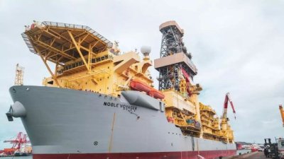 El Puerto de Las Palmas registra 100% de ocupación con la llegada de nuevos buques como el Castrone, uno de los mayores del mundo especializado en tendido de tubos submarinos