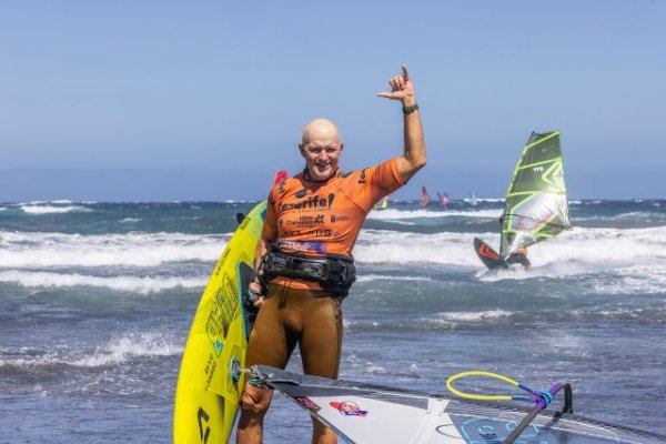 Windsurf: Sol Degrieck, Trine Gobisch, Ben Proffitt y Michael Friedl completan el palmar&eacute;s del Mundial de Olas en El M&eacute;dano