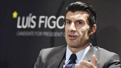 Luis Figo: &quot;Es normal que el mundo del fútbol esté en contra de la Superliga&quot;