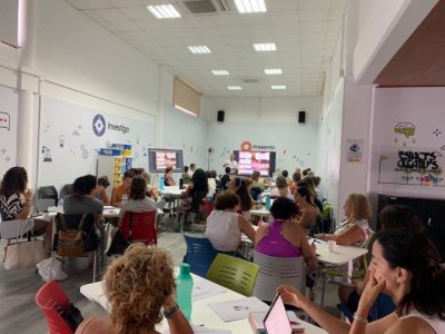 M&aacute;s de 50 docentes &lsquo;aprenden&rsquo; las claves educativas de acompa&ntilde;amiento en situaciones de crisis
