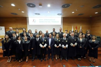 Graduados Sociales celebra un emotivo acto de jura de los nuevos colegiados en Tenerife