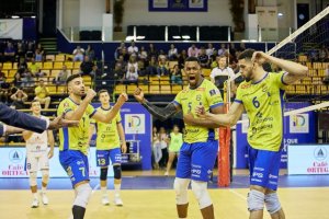 Voleibol: El CV Guaguas sufre en Mallorca, pero saca la casta de campeón y vence (1-3)