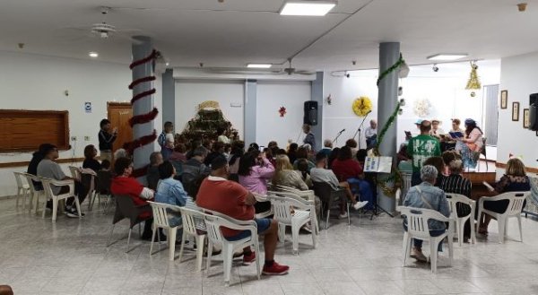 Gáldar: El Club de Mayores Estrella del Norte de Sardina celebra una gala solidaria navideña