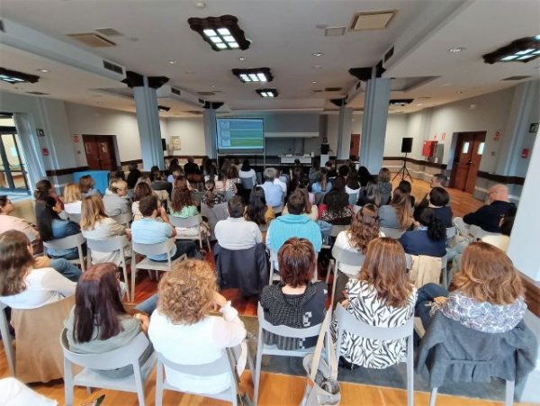 Un centenar de especialistas en Medicina y Enfermería Familiar y Comunitaria participan en las Jornadas de Tutores