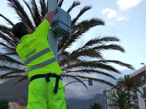 La Gomera: El Cabildo instala nuevos aforadores para la medici&oacute;n del tr&aacute;fico rodado en las v&iacute;as insulares