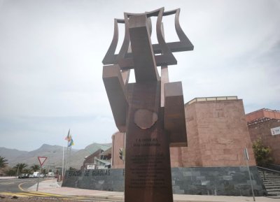 La Gomera: El Cabildo culmina la instalación de una escultura conmemorativa dedicada a la Ruta Colombina