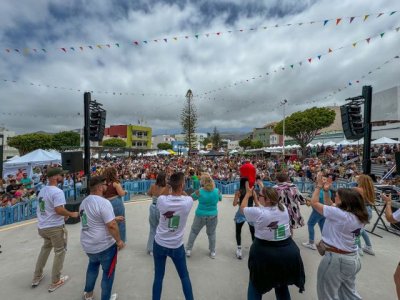 Guía: La I Feria Comercial y Deportiva cosechó un enorme éxito con cerca de un centenar de puestos de negocios locales, comarcales e insulares