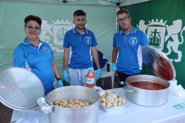 La Plaza de la Candelaria de Ingenio, una generosa cocina para degustar los platos de Canarias, Venezuela, Tayikistán y Lesoto