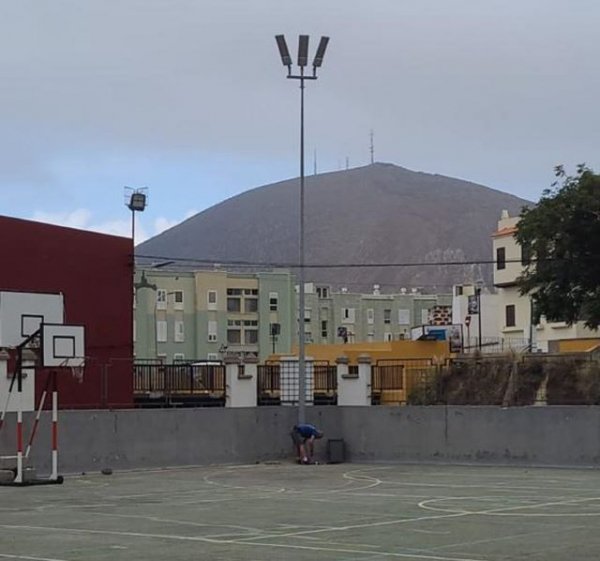 El Ayuntamiento de Santa María de Guía dota de nueva iluminación a varias canchas deportivas del municipio
