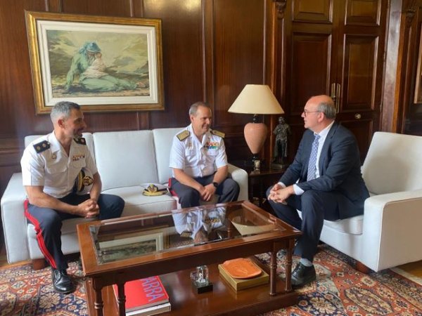 El Delegado del Gobierno se reunió con el General Jefe de la Fuerza de Protección de La Armada