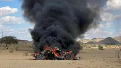 Sospechosa explosi&oacute;n de un coche en el Dakar con un herido grave