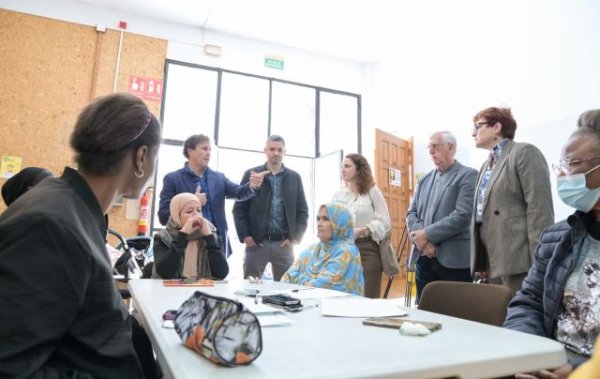 Candelaria Delgado destaca la labor de Ataretaco para atender a las personas m&aacute;s vulnerables