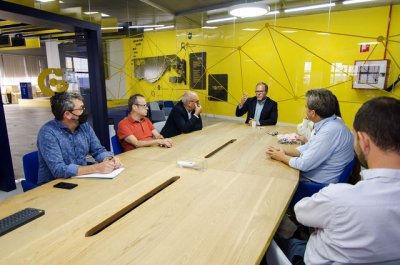 Informaci&oacute;n sobre la obra del paso subterr&aacute;neo de la MetroGuagua a colectivos del entorno de Santa Catalina