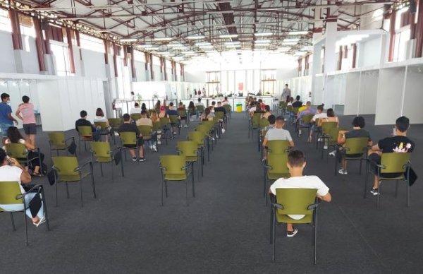 Sanidad mantiene activos puntos de vacunaci&oacute;n contra la COVID-19 en Gran Canaria y Tenerife durante la Semana Santa